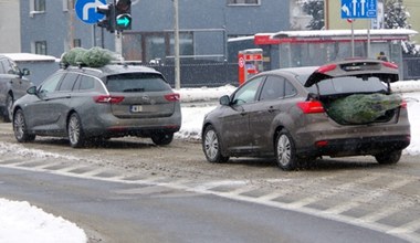 Czy można przewozić choinkę na dachu? Jak to zrobić poprawnie?