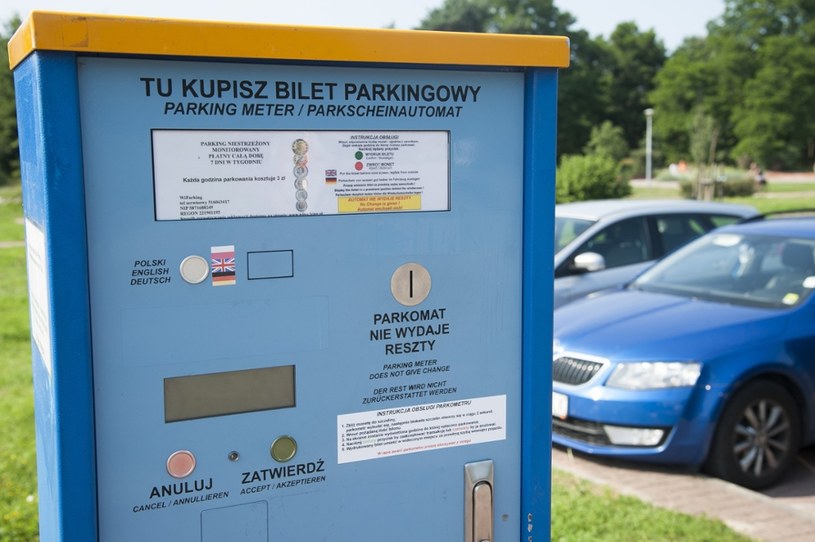 Czy można uniknąć mandatu za brak opłaty parkingowej? /Wojciech Stróżyk /Reporter