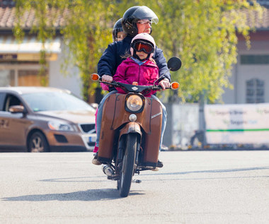 Czy można wozić dziecko do szkoły na motocyklu? Jest kilka zasad