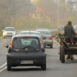 wyprzedzanie na podwójnej ciągłej Czy można wyprzedzić wolny pojazd na ciągłej? To mało znana zasada