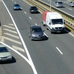 Czy na autostradzie można wyprzedzać prawym pasem? Zasada jest jedna