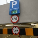 Czy na parking podziemny można wjechać autem z LPG?