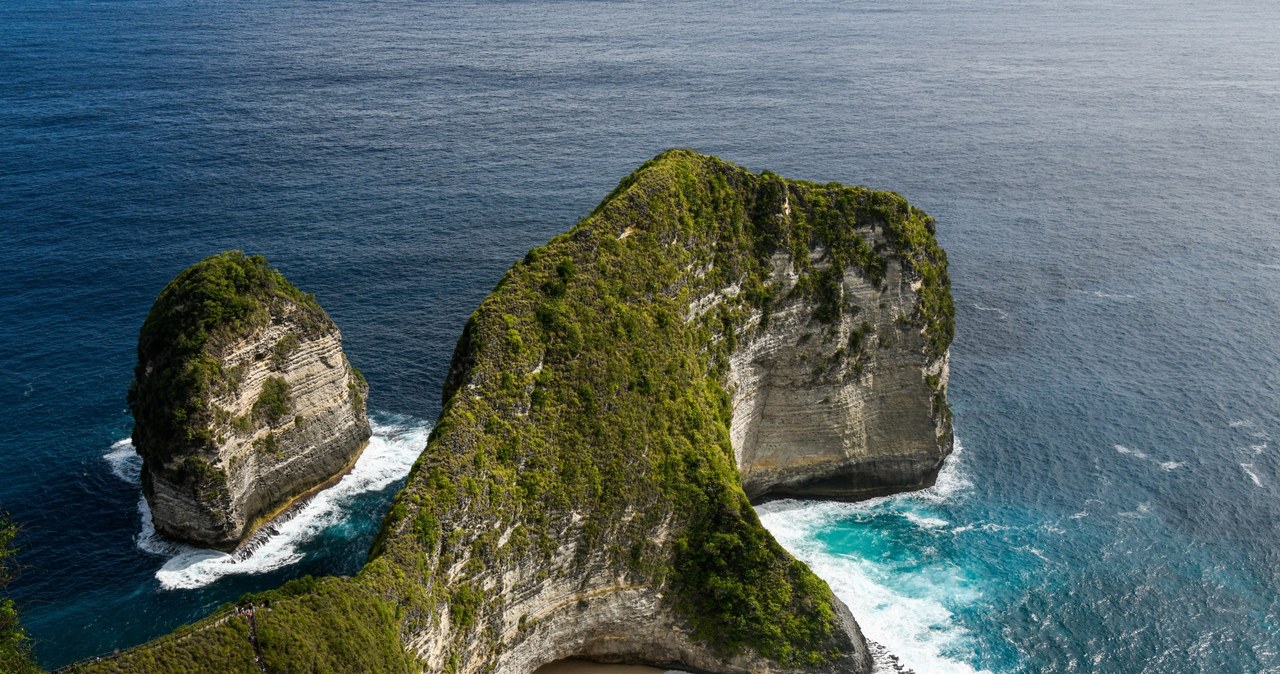 Czy na wyspie Nusa Penida działa klątwa? /Getty Images