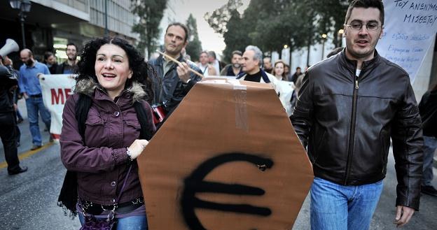 Czy najlepszym rozwiązaniem jest teraz ogłoszenie przez Grecję niewypłacalności? /AFP