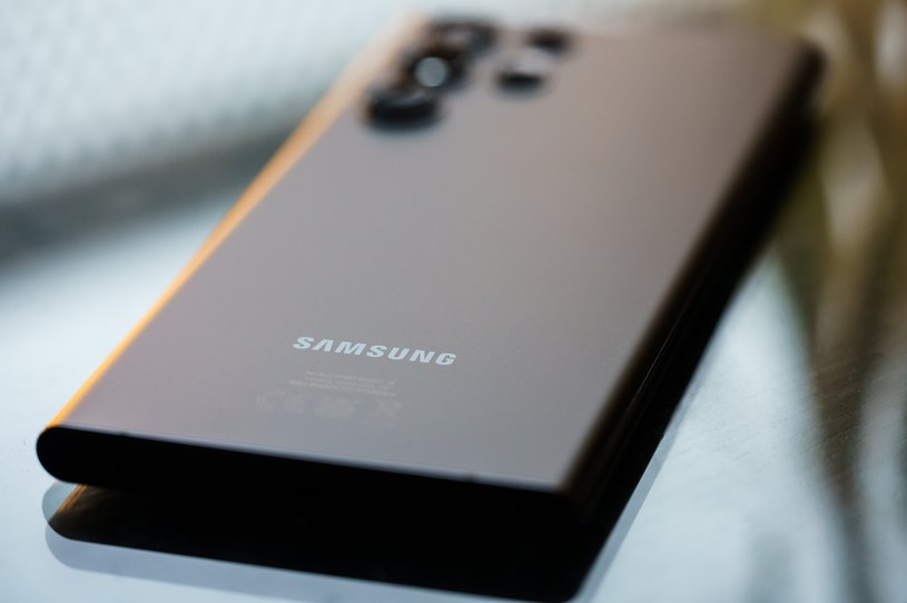 Czy najnowszy Samsung będzie podobny do zeszłorocznego Galaxy S22 Ultra, widocznego na zdjęciu? Bardzo prawdopodobne. /©javiindy/123RF.COM /123RF/PICSEL