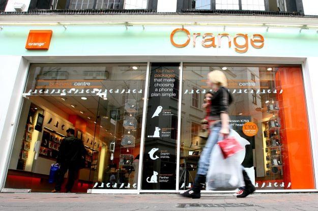 Czy nazwa Orange zastąpi "kultową" Telekomunikację Polską /AFP