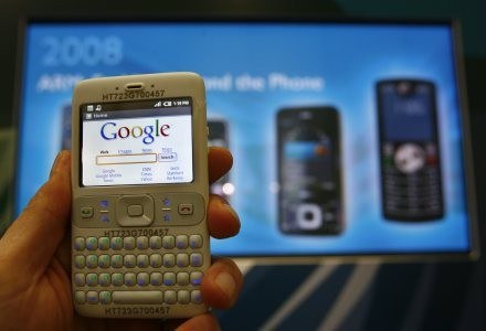 Czy Nexus One będzie lepszy od iPhone'a? /AFP