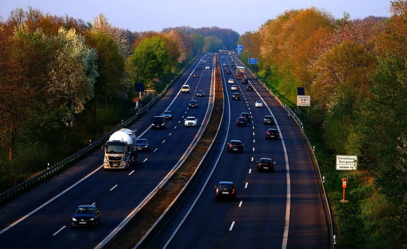Czy niemieckie autostrady pozostaną bezpłatne? /AFP