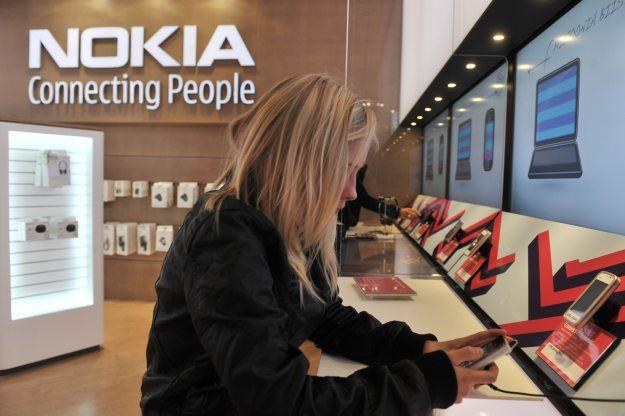 Czy Nokia faktycznie chce zrezygnować z Symbiana? /AFP