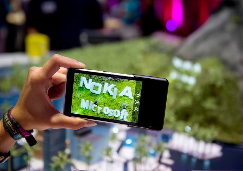 Czy Nokia jest faworyzowana przez Microsoft? Wiele wskazuje, że tak /AFP