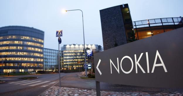 Czy Nokia nie dba o swoich pracowników zatrudnionych w indyjskiej fabryce? /AFP