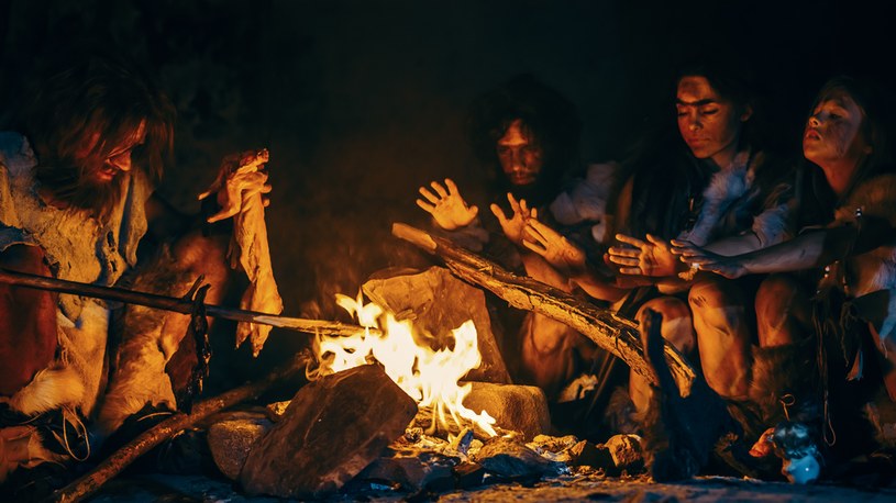 Czy ogień rozpalał już Homo erectus nawet milion lat temu? Jest to całkiem możliwe, wynika z badań /123RF/PICSEL /123RF/PICSEL
