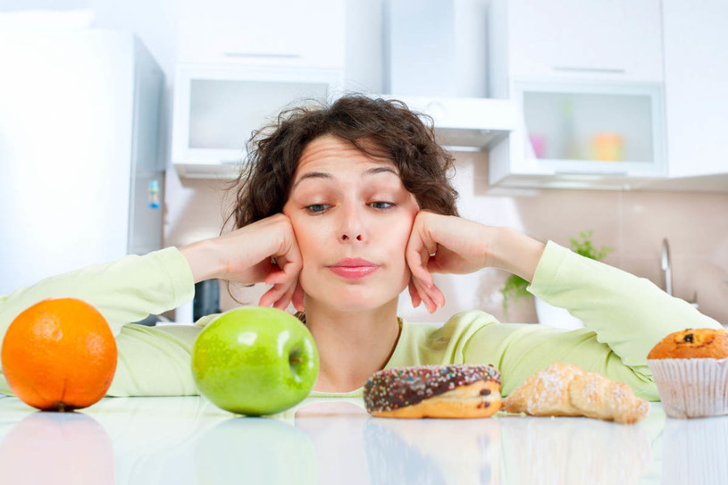 Czy ograniczenie kalorii rzeczywiście korzystnie wpływa na nasze zdrowie? /123RF/PICSEL
