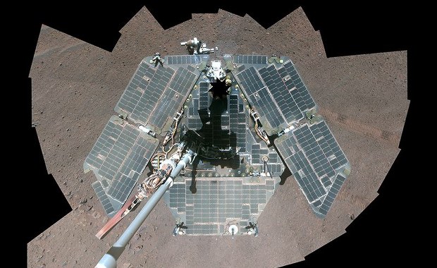 Czy Opportunity zdąży się obudzić? Trwa wyścig z czasem