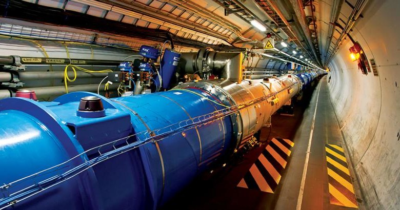 Czy po bozonie Higgsa, LHC namierzy także ciemne fotony? /materiały prasowe