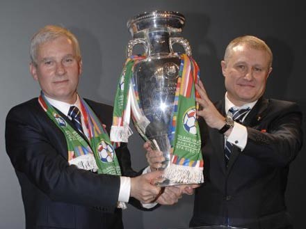 Czy po Euro 2008 będzie też Euro 2012? /AFP