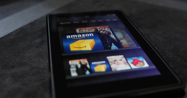 Czy po sukcesie Kindle Fire Amazon (wraz z HTC) podbije rynek smartfonów? /AFP