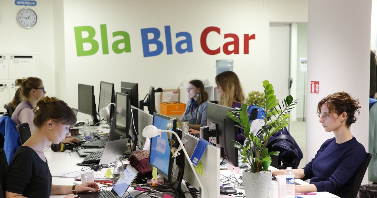 Czy po Uberze kłopoty będzie miał BlaBlaCar? /AFP