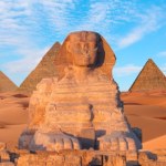 Czy pod piramidami w Gizie znajduje się coś jeszcze większego? Odkrycie podzieliło naukowców