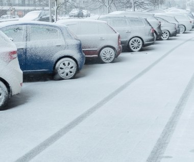 Czy pokrowiec na auto ochroni je przed śniegiem i mrozem?