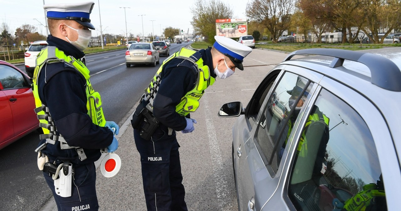 Czy policjanci mogą zatrzymać kierowcę bez powodu do rutynowej kontroli? /Pawel Skraba /Reporter