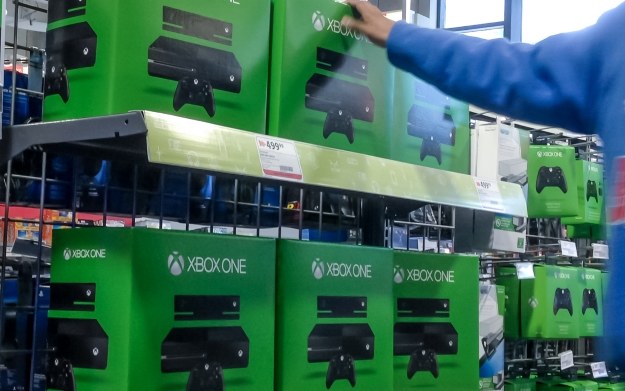 Czy polscy gracze skuszą się na konsolę Xbox One w obniżonej cenie? /123RF/PICSEL