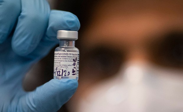 Czy Polska rozpocznie masowe szczepienia na Covid-19 wtedy, co Belgia i Niemcy?