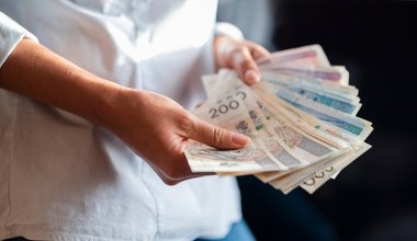 Czy przelew między małżonkami trzeba zgłaszać do skarbówki? 