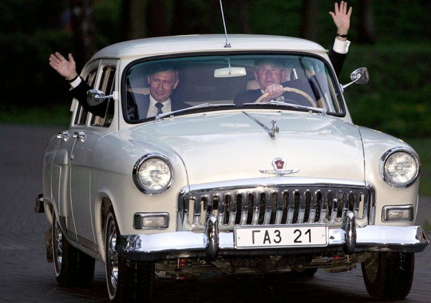 Czy Putin wprowadzi embargo na zachodnie samochody? /AFP