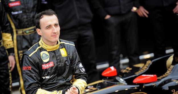 Czy Robert Kubica pojedzie jeszcze w teamie Lotus-Renault? /AFP