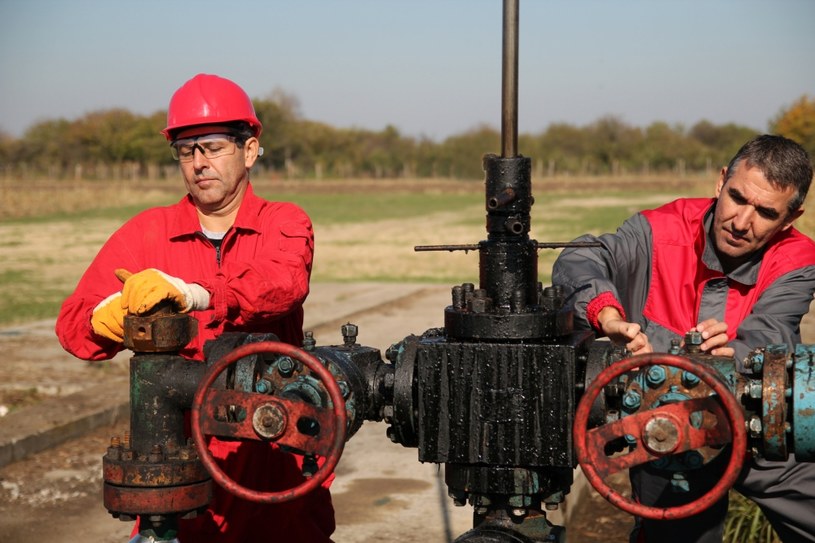 Czy Rosja zdecyduje się na odwet za embargo na ropę i limit cen surowca? /123RF/PICSEL