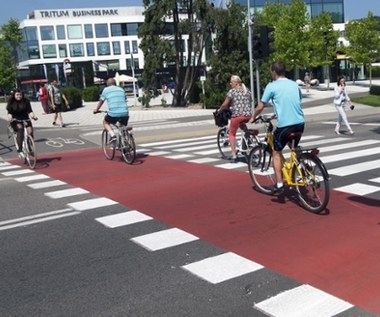 Czy rowerzysta ma zawsze pierwszeństwo na przejeździe dla rowerów?