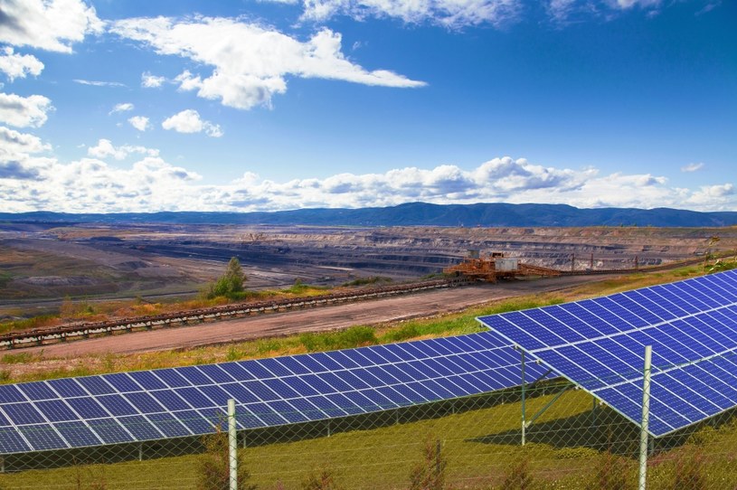 Czy rozwijający się prężnie sektor odnawialnych źródeł energii może rozwiązać problem zwolnień w górnictwie? /123RF/PICSEL