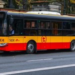 Czy ruszający z przystanku autobus ma pierwszeństwo? Co mówią przepisy