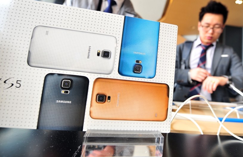 Czy Samsung przygotuje bardziej wydajną wersję Galaxy S5? /AFP