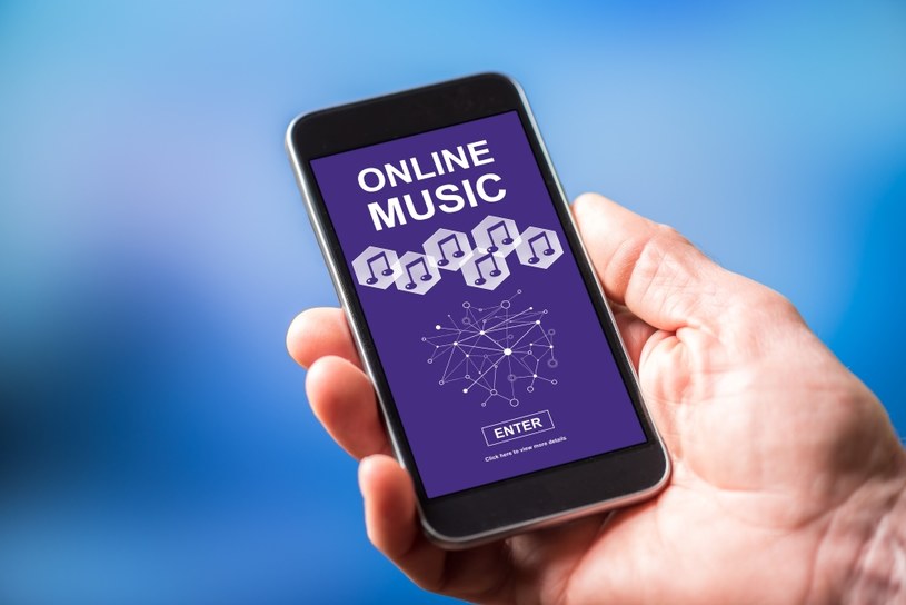 Czy ściąganie muzyki z internetu jest legalne? /123RF/PICSEL