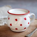 Czy seniorzy powinni pić mleko? Dietetyk odpowiada raz na zawsze