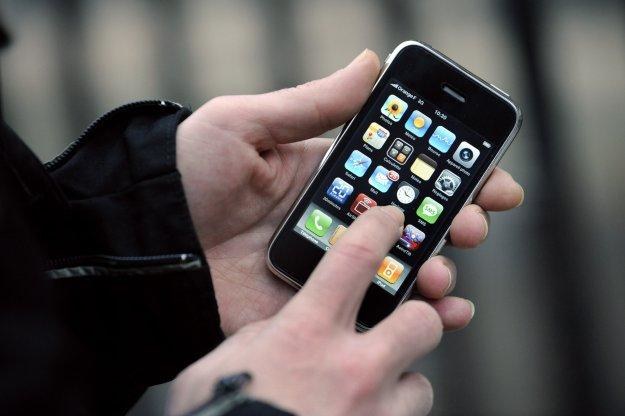 Czy siarczyste mrozy to dla iPhone'a zbyt wiele? /AFP