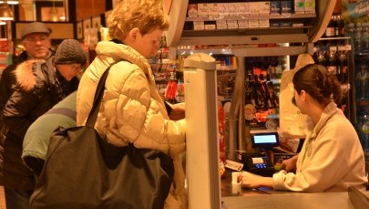 Czy sklepy powinny być otwarte w niedziele, Wigilię i Wielki Piątek?