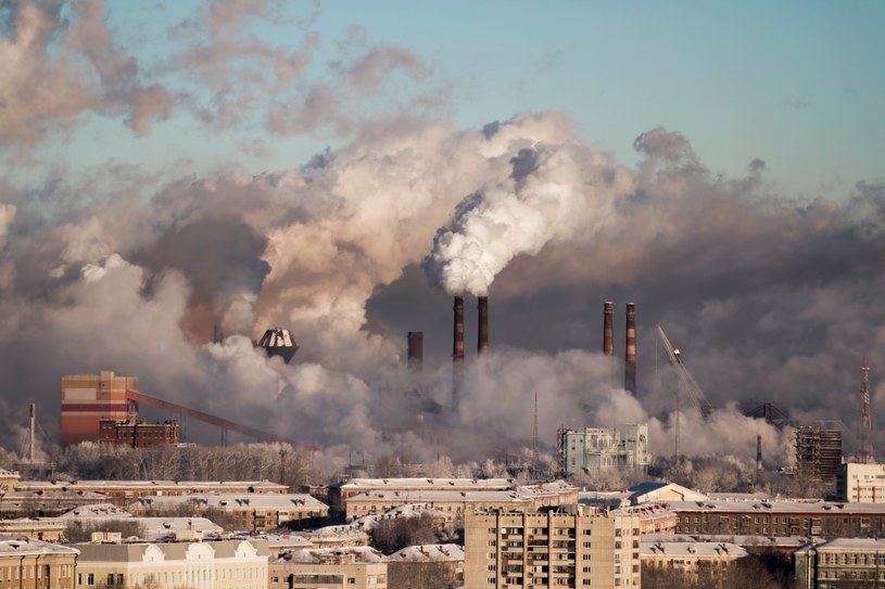 Czy smog faktycznie może powodować raka mózgu? /123RF/PICSEL