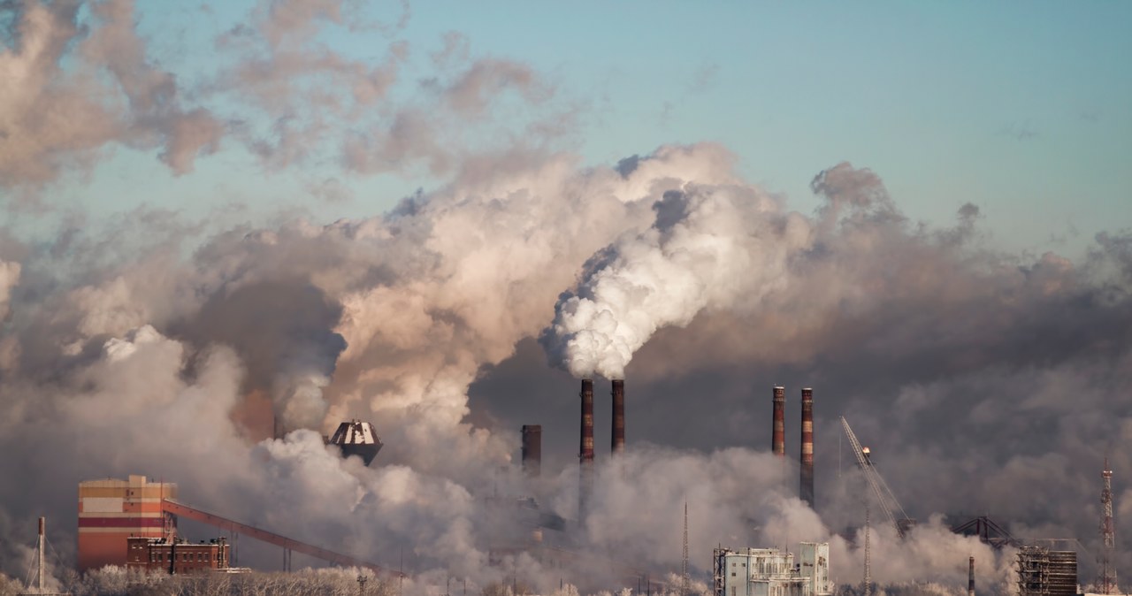 Czy smog faktycznie może powodować raka mózgu? /123RF/PICSEL