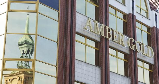 Czy spółka Amber Gold od początku była obliczona na efekt piramidy finansowej? /PAP
