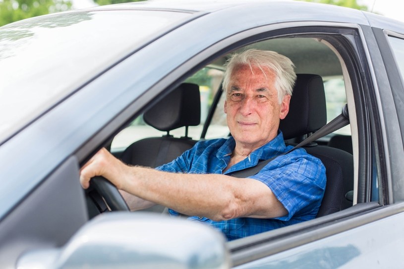 Czy starsi kierowcy powinni być cyklicznie badani? /Phanie /East News