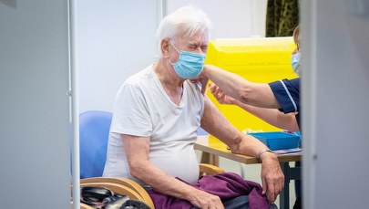 Czy szczepionka przeciw Covid-19 jest obowiązkowa? Ile kosztuje? [ODPOWIEDZI]