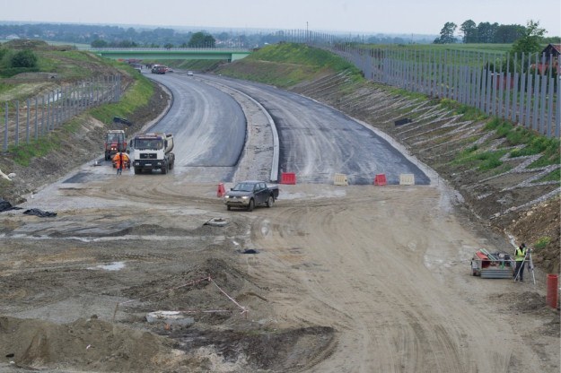 Czy szybko budowane drogi będą dobrej jakości? / Fot: Tadeusz Koniarz /Reporter