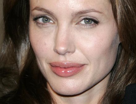 Czy to Angelina Jolie będzie "Damulką wartą grzechu"? /AFP