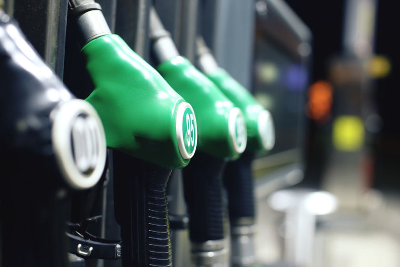 Czy to już koniec niskich cen na stacjach paliw? /123RF/PICSEL