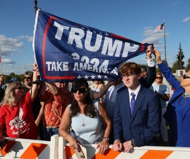 Czy Trump ruszy Polaków? Ambasada zachęca do powrotu do kraju