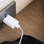 Czy Twoja ładowarka to wampir energetyczny? Odkrywamy prawdę!