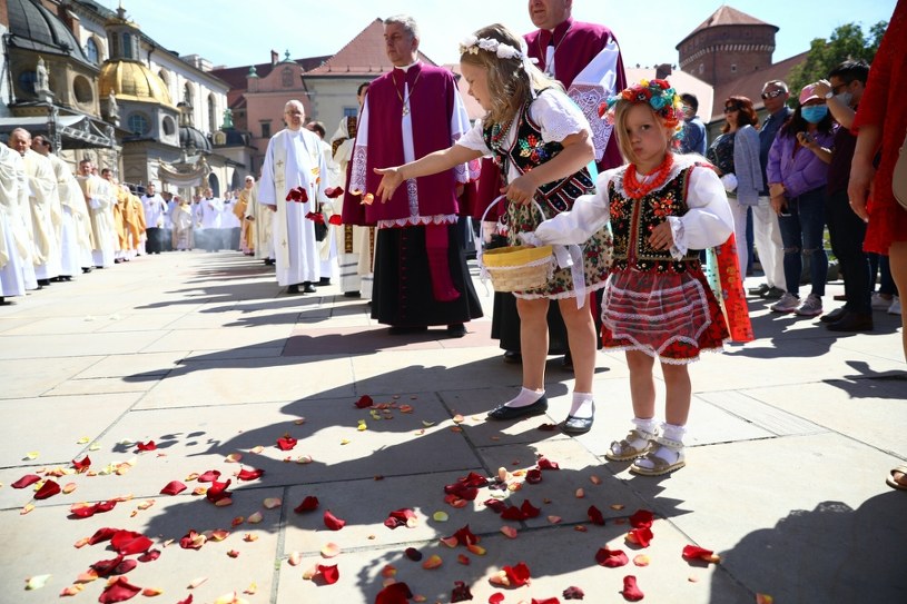 Czy w Boże Ciało trzeba iść do kościoła? Co to za święto?